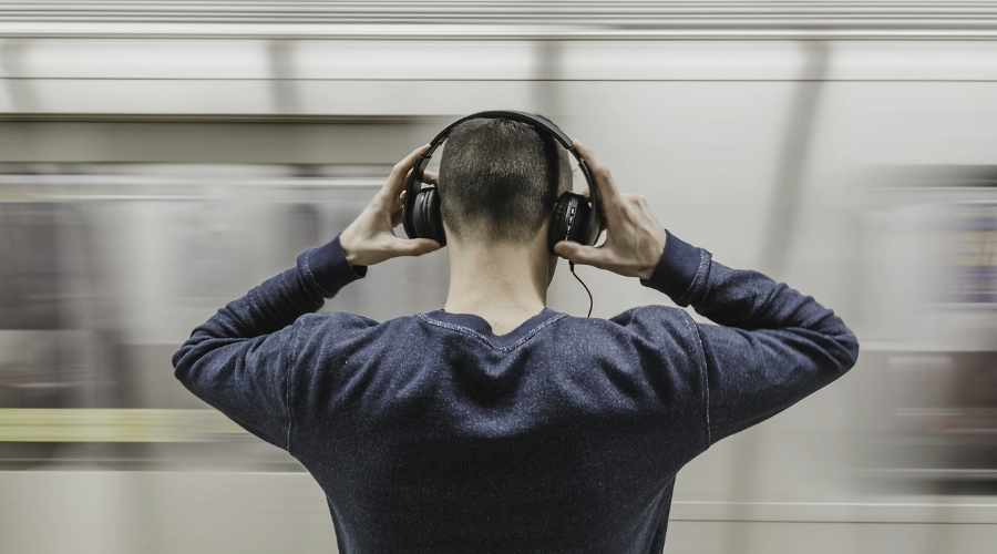 20 Best Podcasts for Men