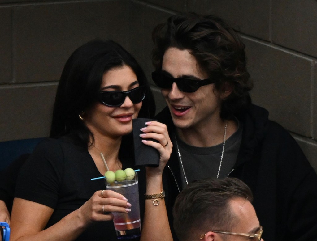 If You Want to Date, Unfortunately You Have to Go Outside This Summer